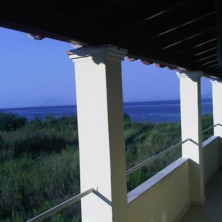 Virginia'S Beachfront Apartments カボス エクステリア 写真
